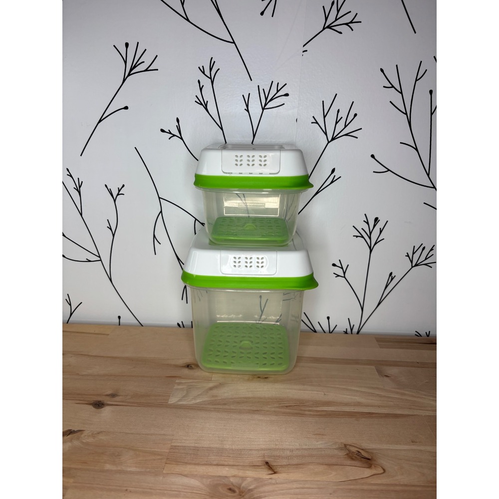 Rubbermaid FreshWorks Produce Saver Set 2.5 Cup & 6.3 Cup Green White BPA Free